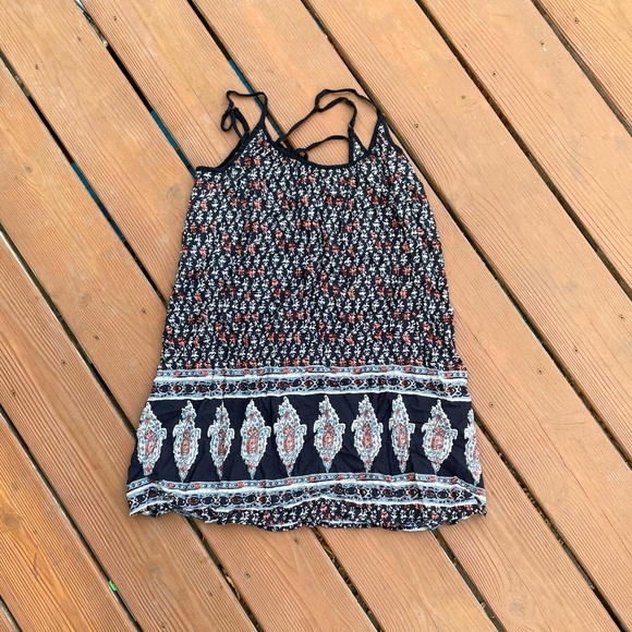 Black Patterned Dress 🖤 - Picture 2 of 5